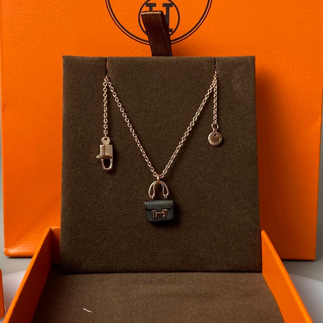 [Hermes]CONSTANCE BLACK PEDANT PINK GOLD NECKLACE