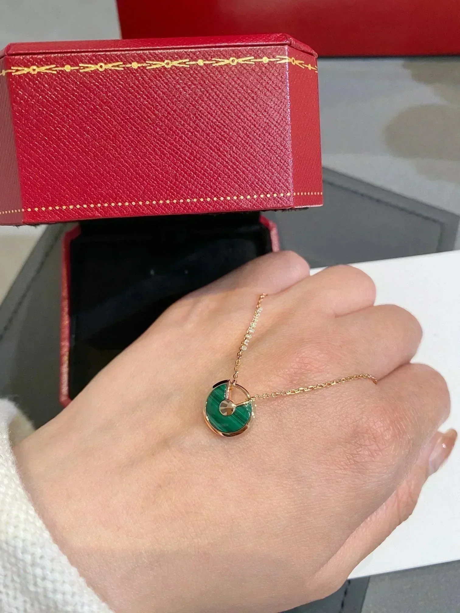 [Cartier]AMULETTE ROSE GOLD MALACHITE NECKLACE