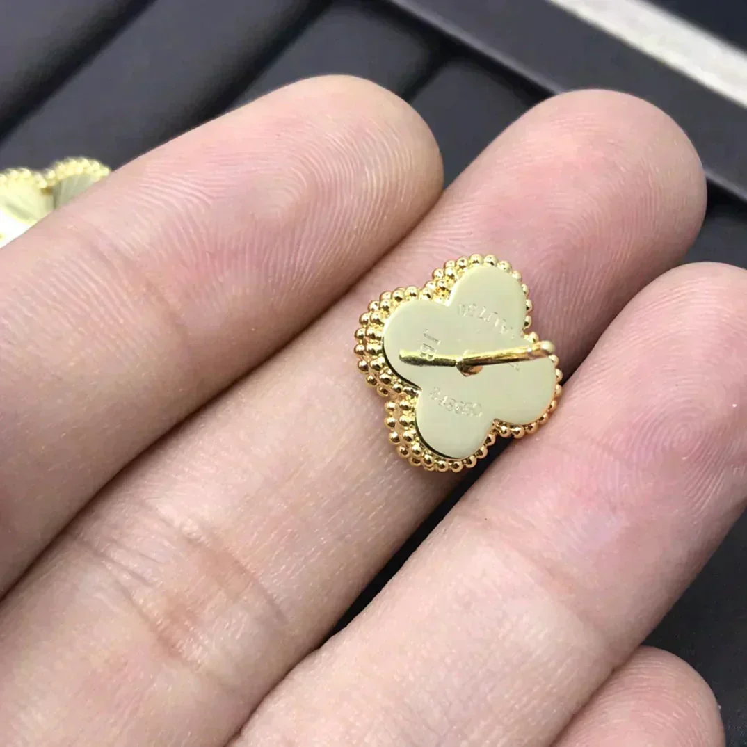 [Van Cleef & Arpels] MINI 9.5MM LASER EARRINGS