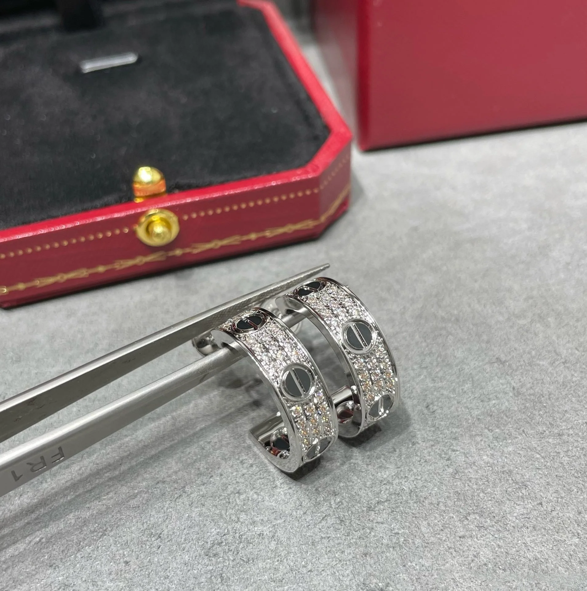 [Cartier]LOVE CERAMIC DIAMOND PAVED SILVER EARRINGS