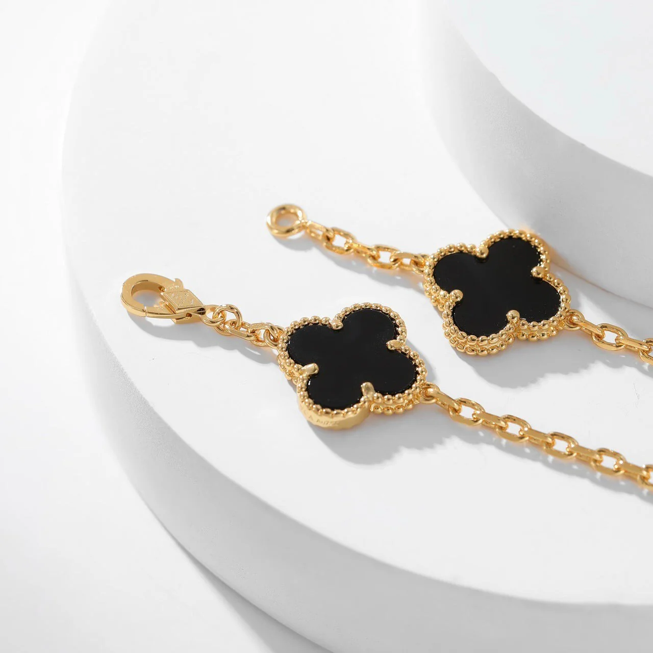 [Van Cleef & Arpels] 10 MOTIFS ONYX NECKLACE