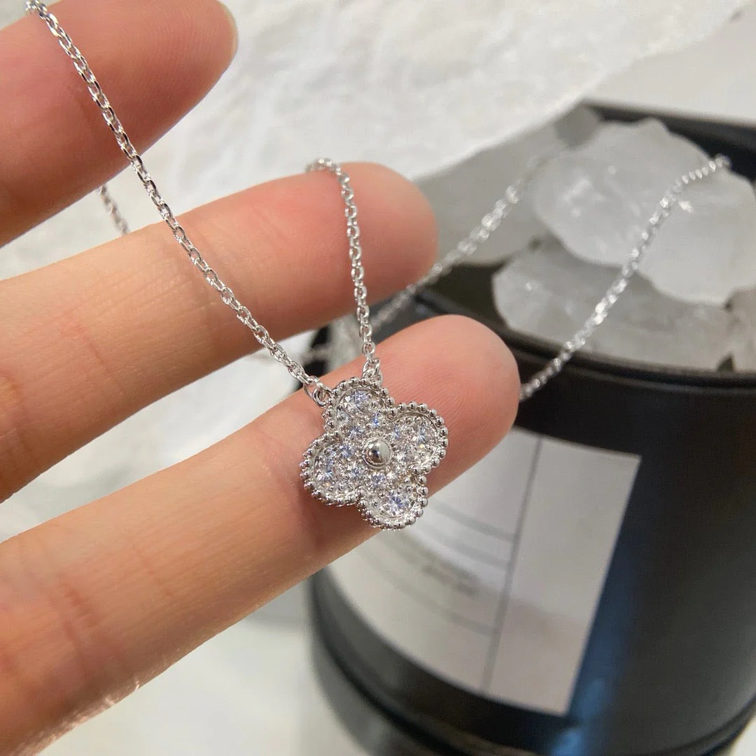 [Van Cleef & Arpels] 15MM DIAMOND SINGLE FLOWER NECKLACE
