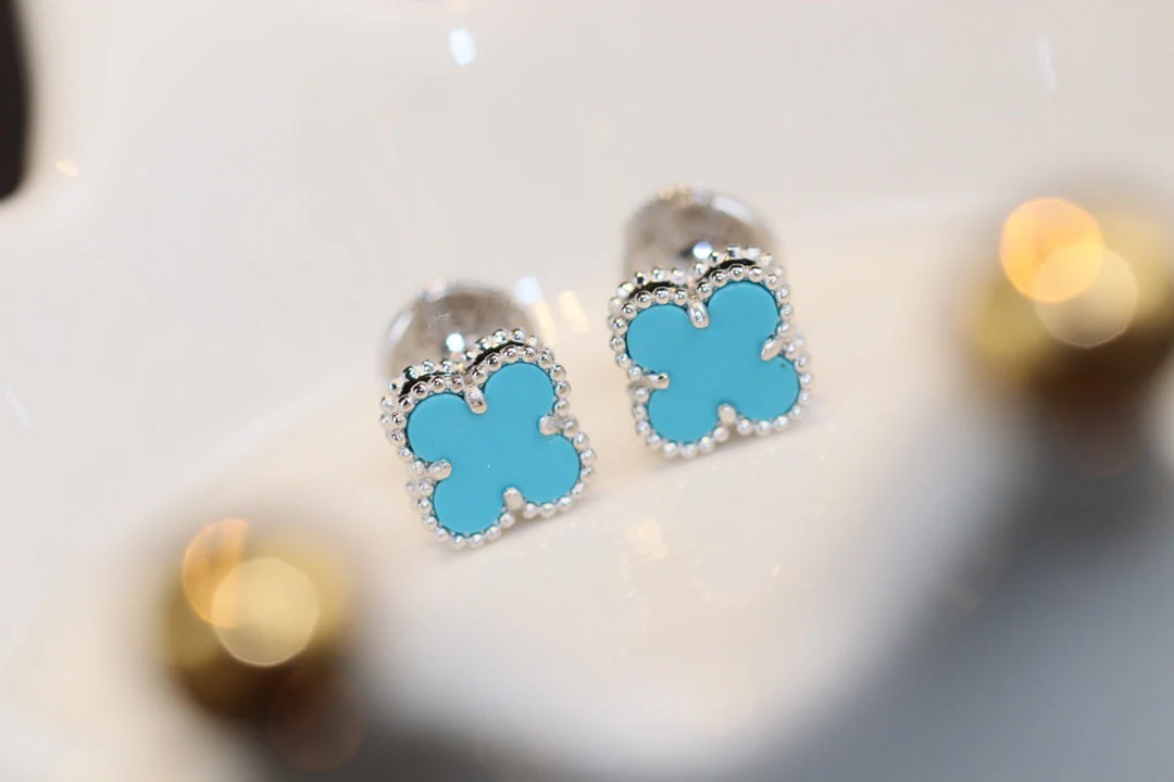 [Van Cleef & Arpels] MINI TURQUOISE SILVER STUD EARRINGS