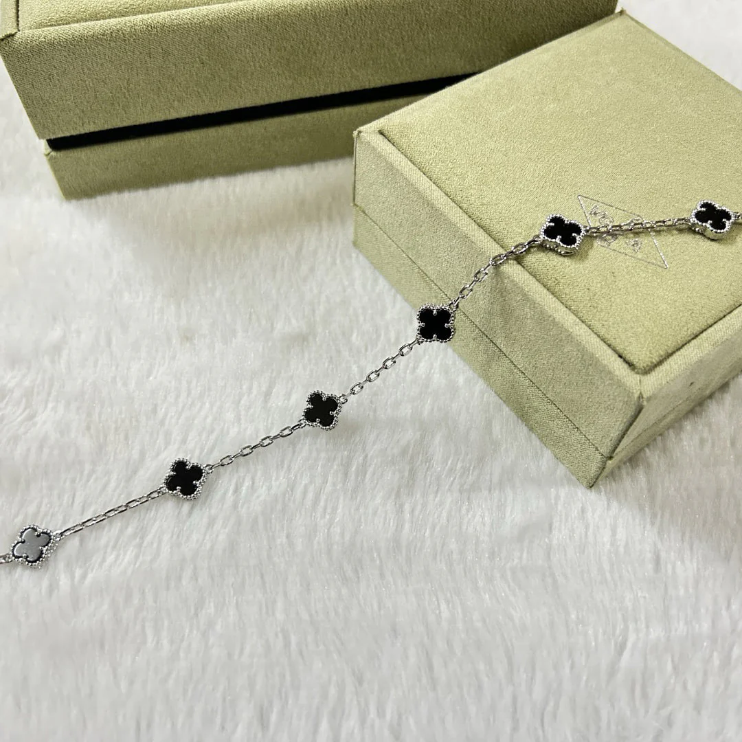 [Van Cleef & Arpels] 6 MOTIF  ONYXS BRACELET