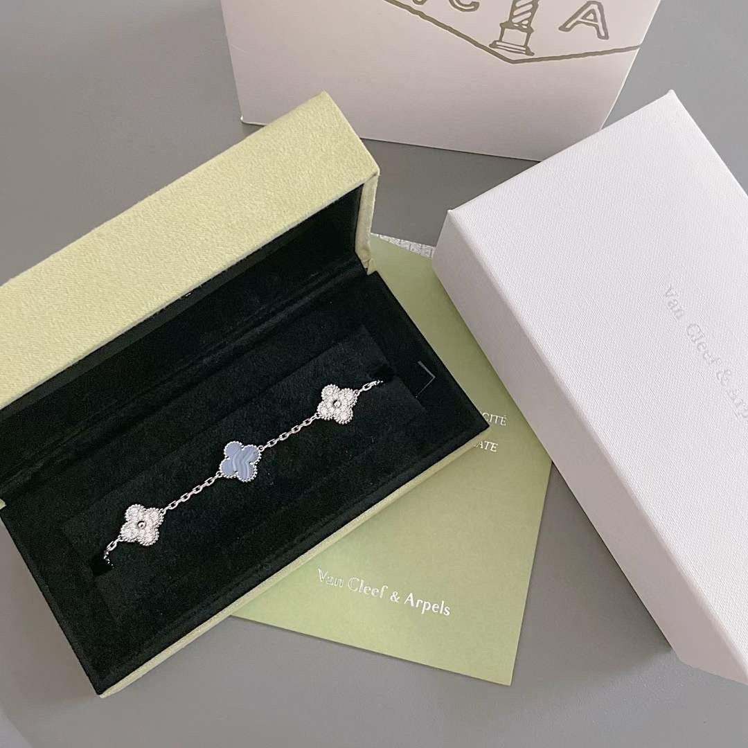 [Van Cleef & Arpels]  5 MOTIF DIAMOND PURPLE CHALCEDONY BRACELET SILVER