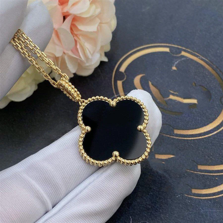 [Van Cleef & Arpels] 25MM GOLD ONYX BIG CLOVER NECKLACE
