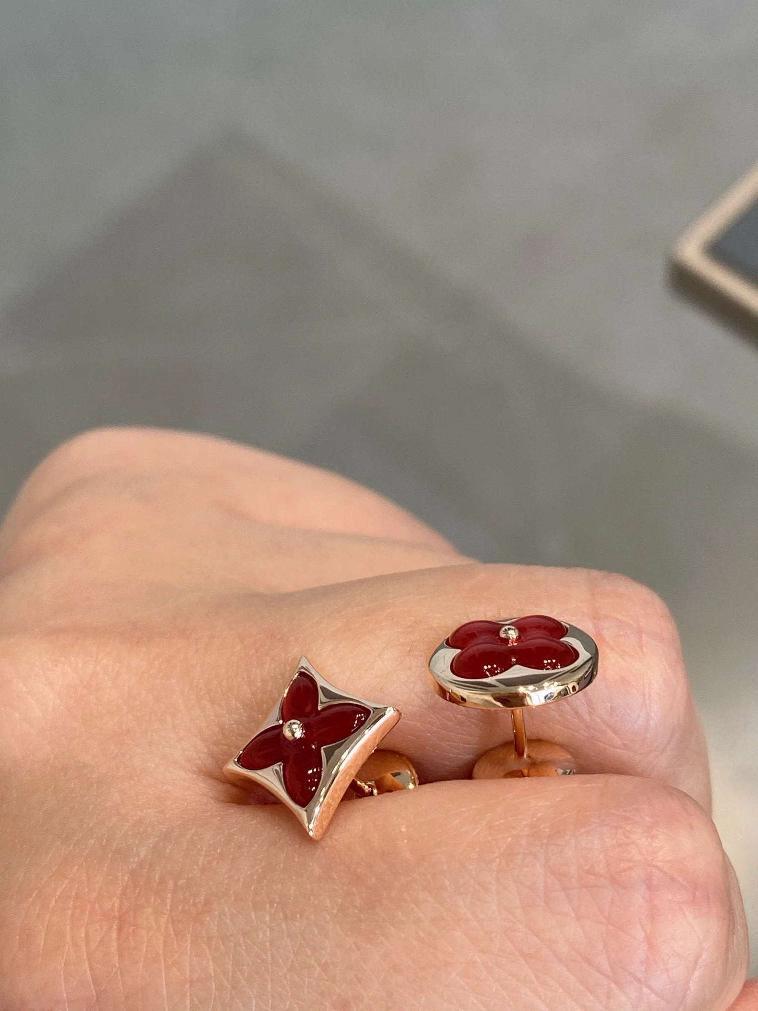 [Louis vuitton]STAR AND SUN PINK GOLD CARNELIAN STUD EARRINGS