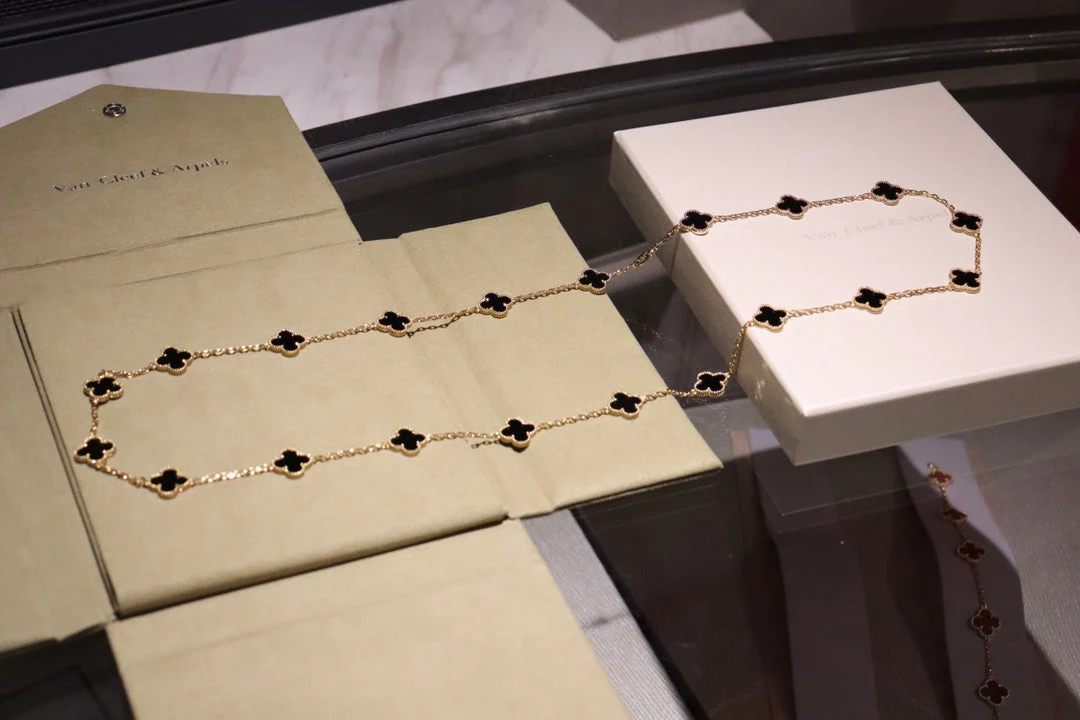 [Van Cleef & Arpels] 20 MOTIFS ONYX ROSE GOLD