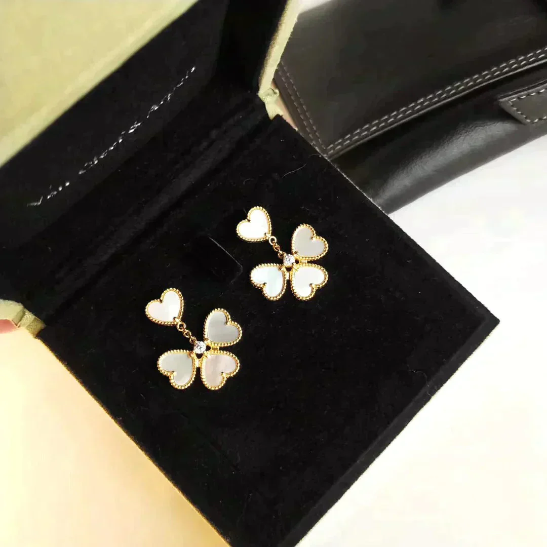 [Van Cleef & Arpels] SWEET WHITE MOP EARRINGS
