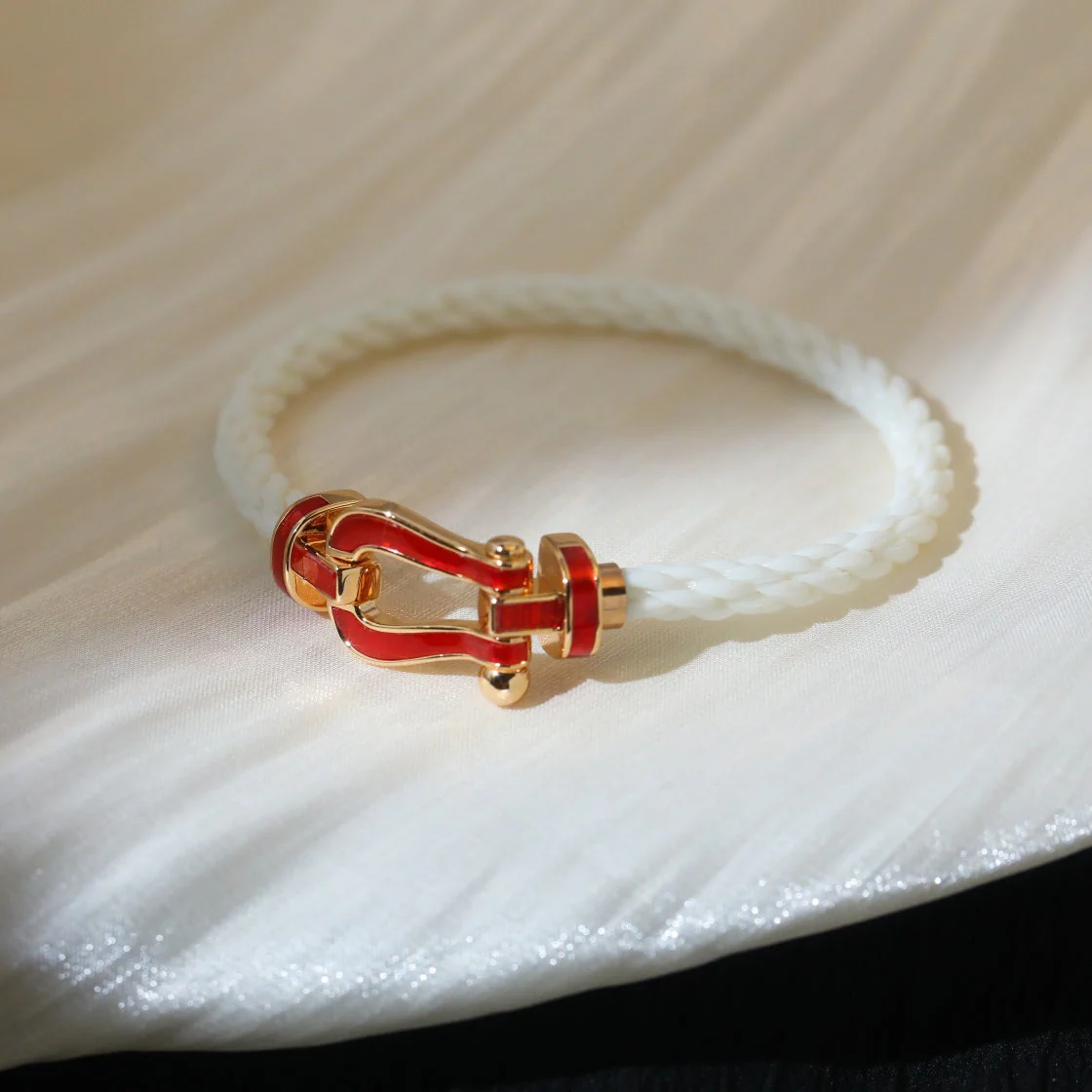 [Fred]FORCE 10 WHITE TEXTILE DIAMOND PAVED