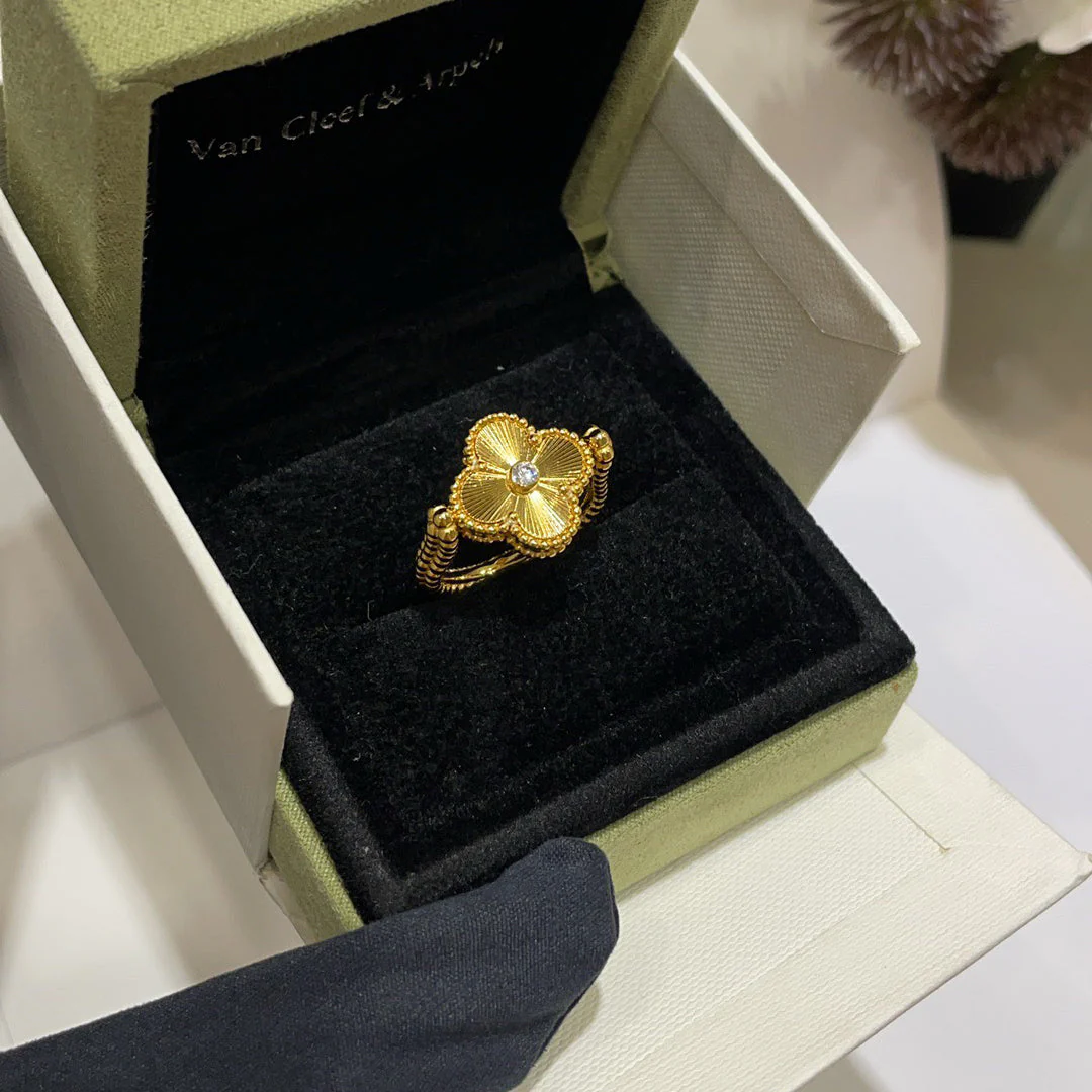 [Van Cleef & Arpels] RIVERSIBLE BLUE AGATE RING