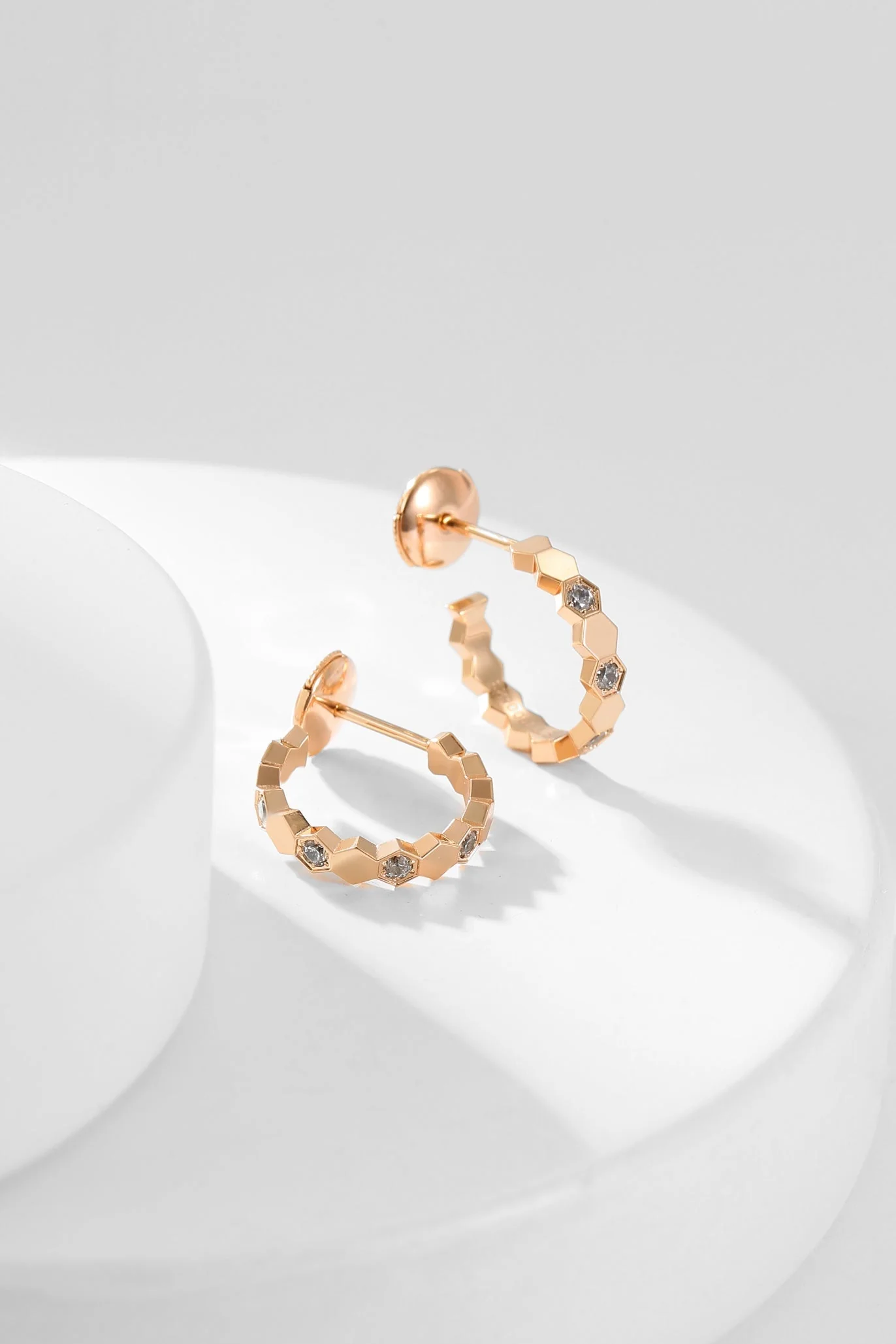 [Chaumet]BEE LOVE DIAMOND HOOP EARRINGS