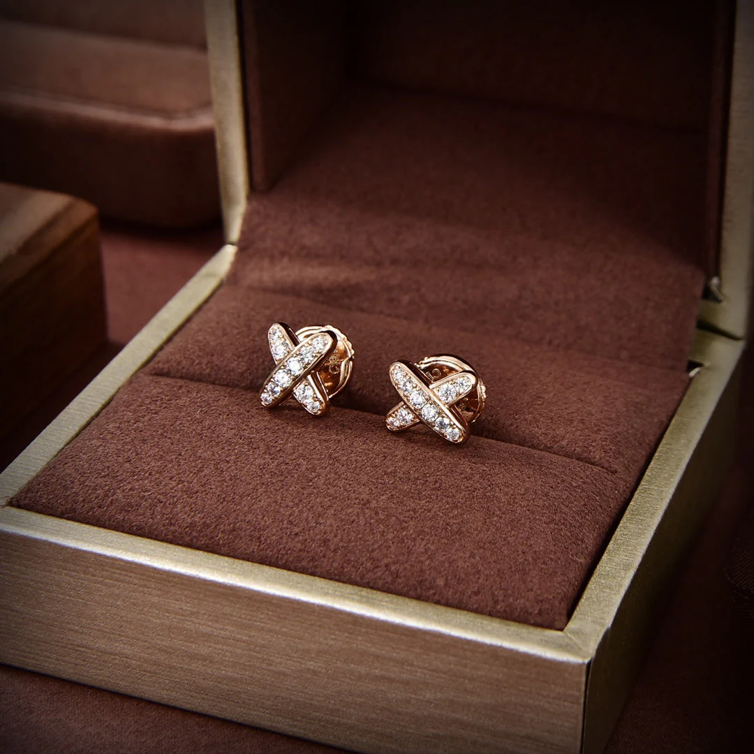 [Chaumet]JEUX DE GOLD DIAMOND EARRINGS