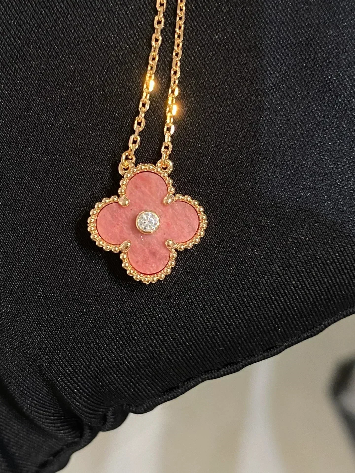 [Van Cleef & Arpels] 15MM DIAMOND RHODONITE NECKLACE