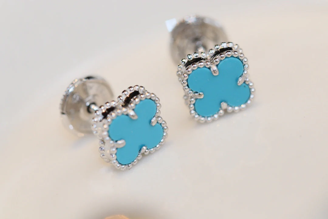 [Van Cleef & Arpels] MINI TURQUOISE SILVER STUD EARRINGS