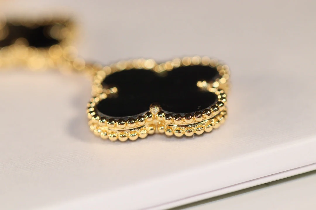 [Van Cleef & Arpels] EARRINGS GOLD ONYX MOP 3 MOTIF