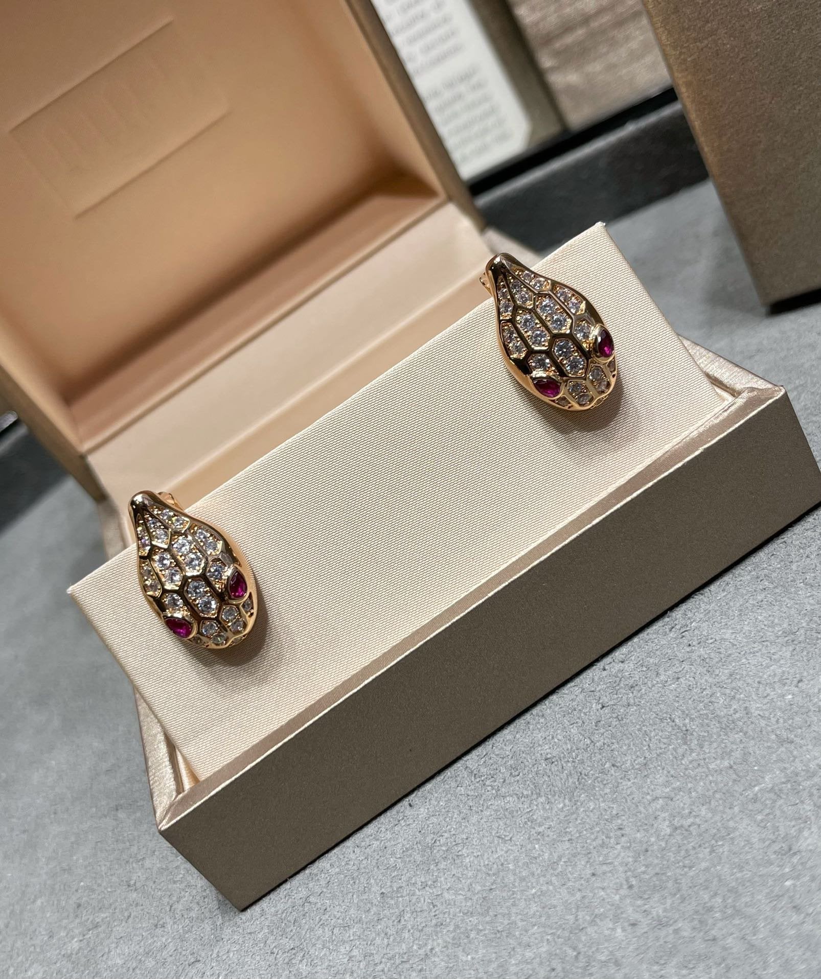 [Bulgari]SERPENT DIAMOND STUD EARRINGS
