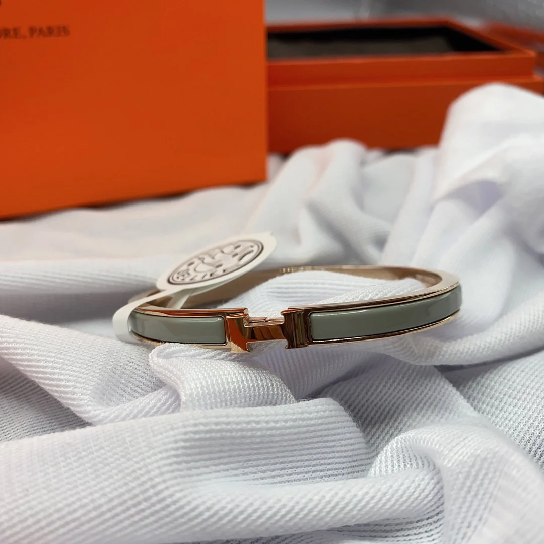 [Hermes]CLASSIC HM CLIC GREEN 8MM ENAMEL BRACELET