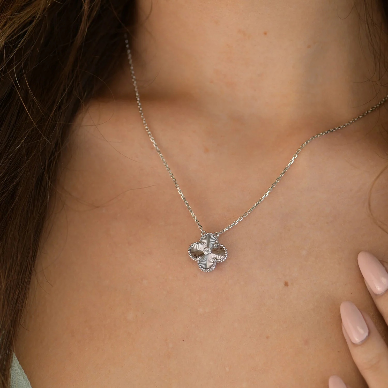 [Van Cleef & Arpels]  15MM DIAMOND LASER NECKLACE SILVER