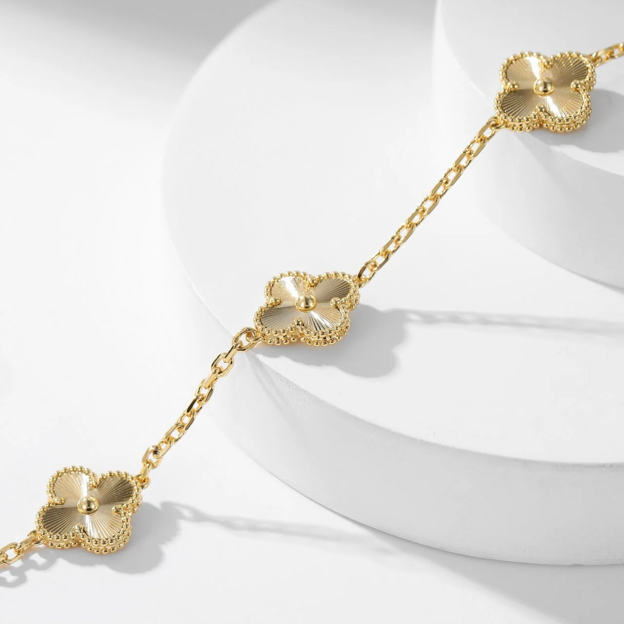 [Van Cleef & Arpels] 10 MOTIFS LASER NECKLACE