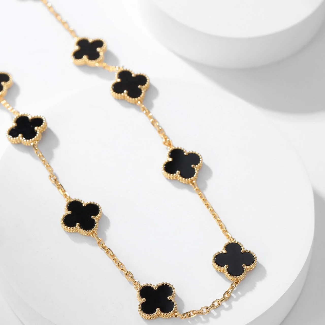 [Van Cleef & Arpels] 10 MOTIFS ONYX NECKLACE