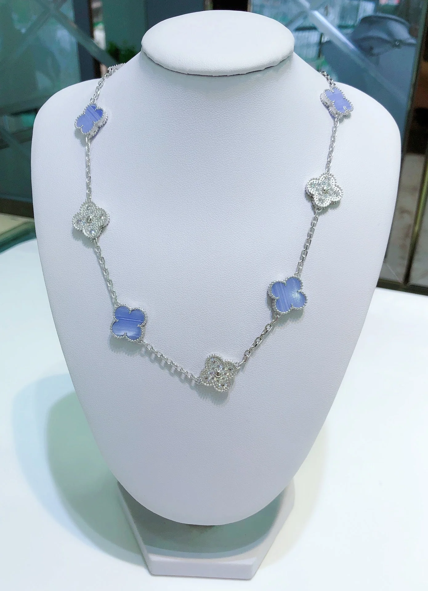 [Van Cleef & Arpels] 10 MOTIFS CHALCEDONY DIAMONDS SILVER NECKLACE