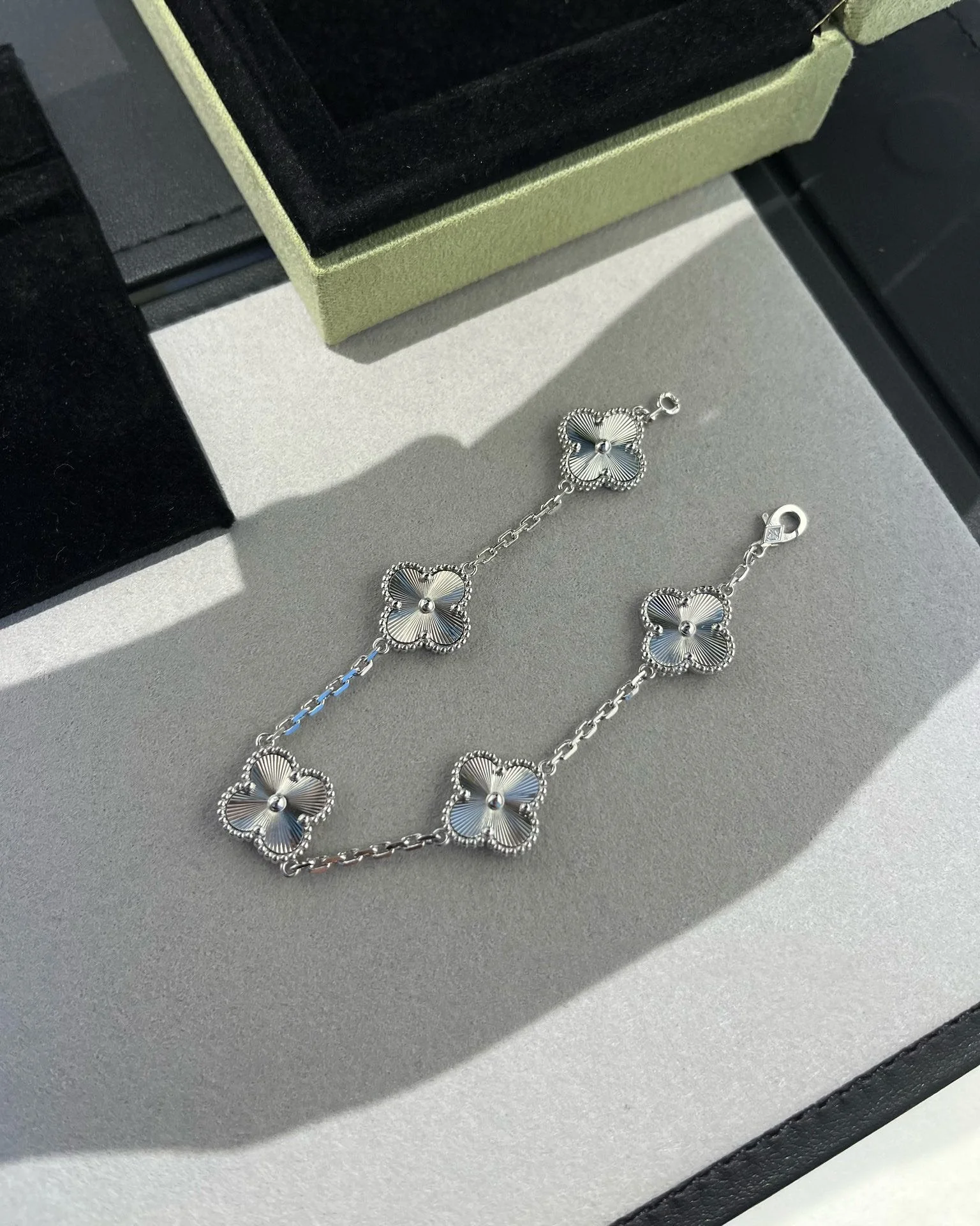 [Van Cleef & Arpels] SILVER 5 MOTIFS BRACELET