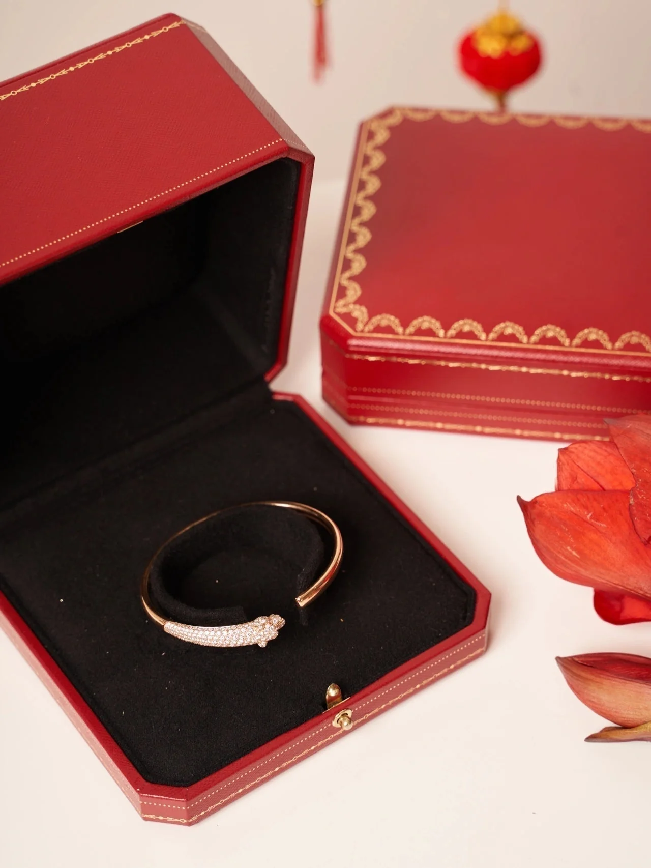 [Cartier]PANTHERE ROSE GOLD DIAMOND OPEN BRACELET