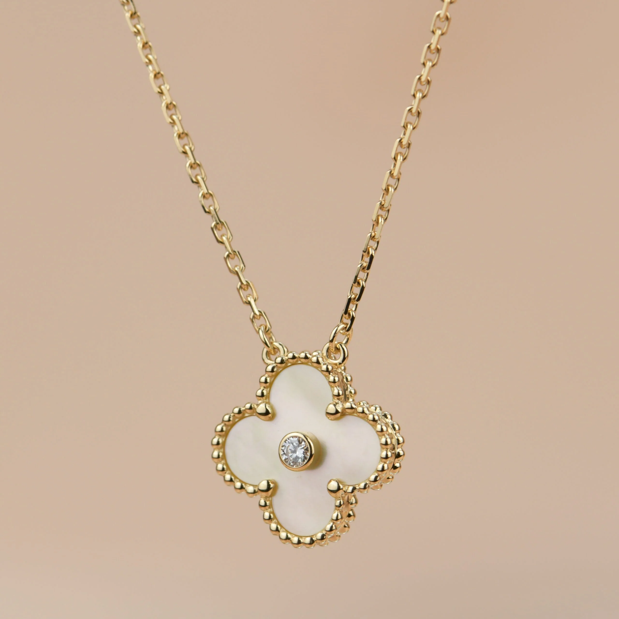 [Van Cleef & Arpels] 15MM DIAMOND GOLD MOTHER OF PEARL NECKLACE