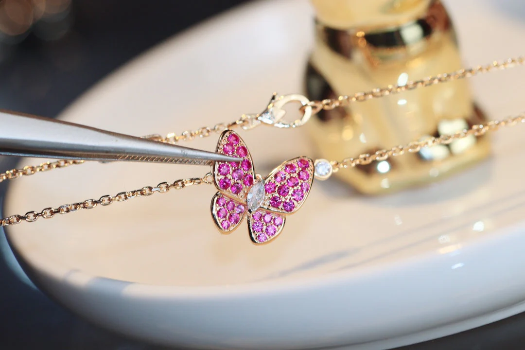 [Van Cleef & Arpels]BUTTERFLY RED DIAMOND ROSE GOLD NECKLACE