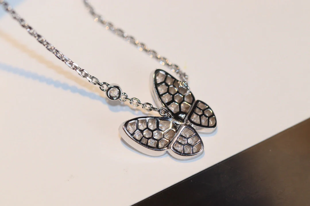 [Van Cleef & Arpels]BUTTERFLY DIAMOND NECKLACE