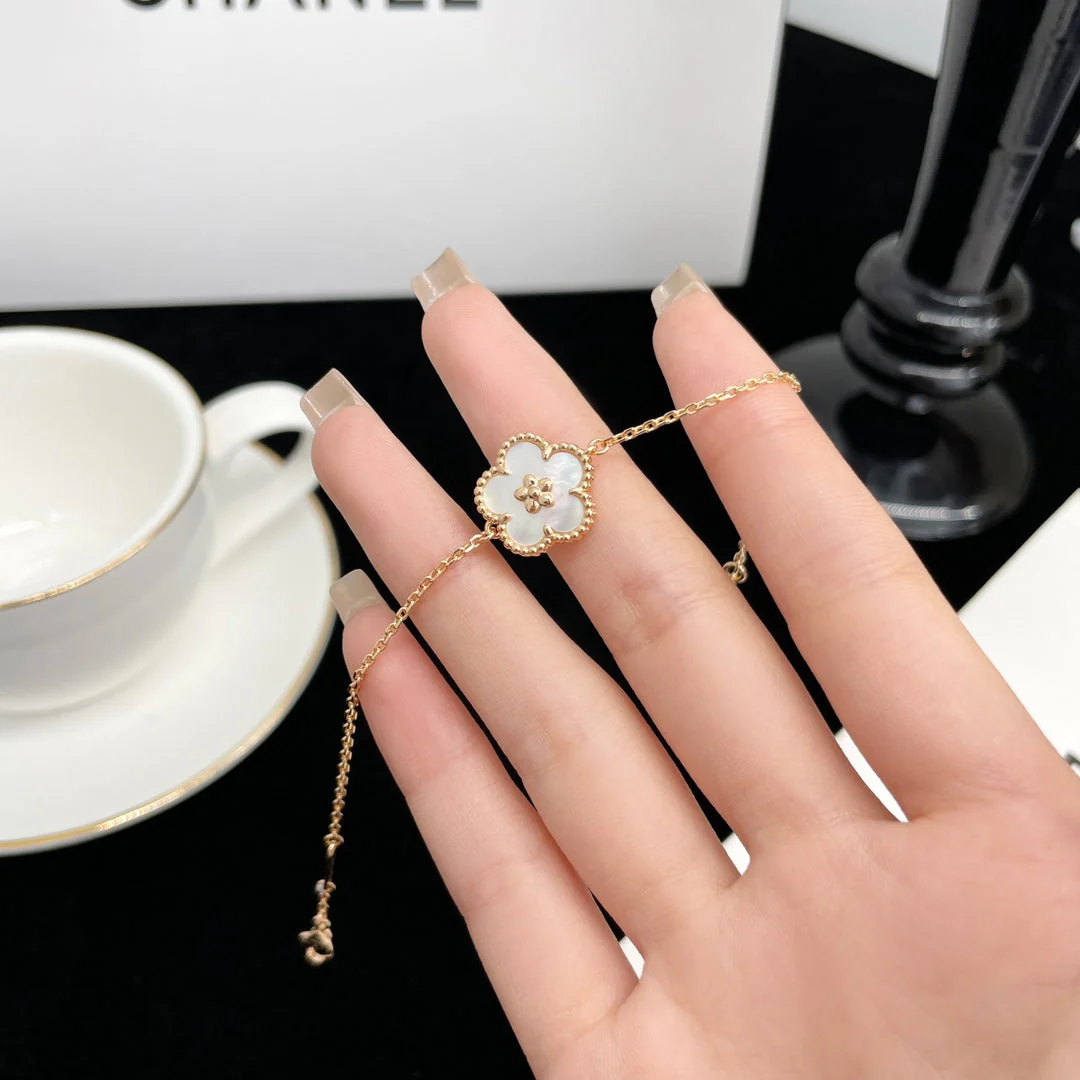 [Van Cleef & Arpels]LUCKY SPRING ROSE GOLD MOP BRACELET