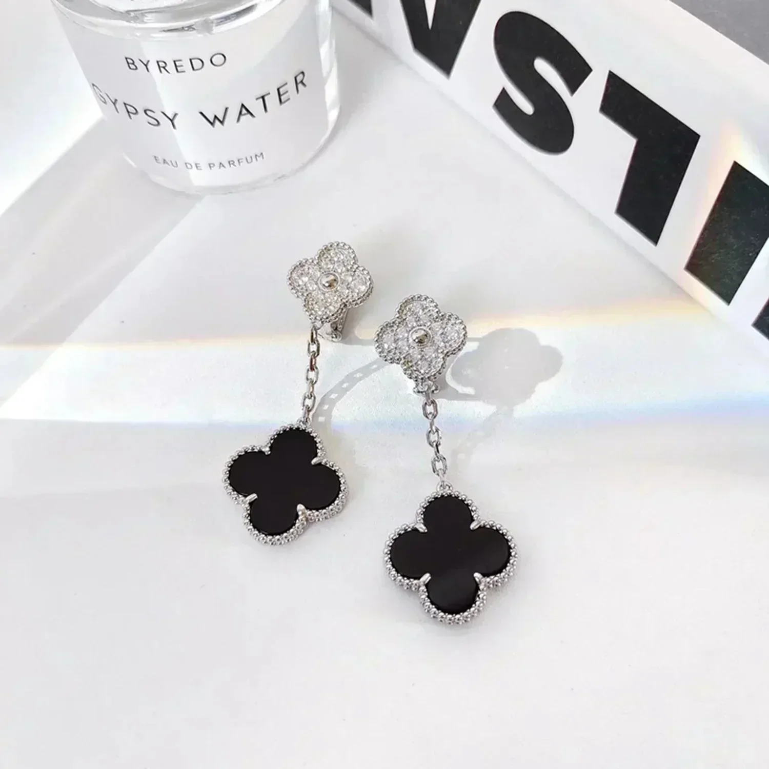[Van Cleef & Arpels] 2 MOTIFS  DIAMOND ONYX EARRINGS SILVER