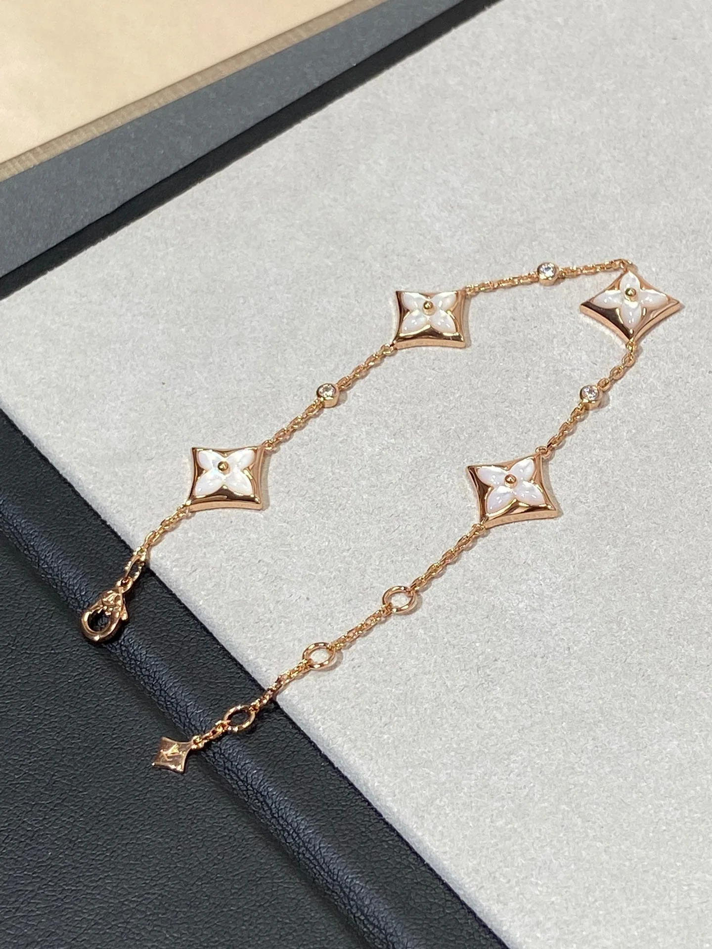 [Louis vuitton]STAR 4 MOTIF MOP DIAMOND PINK GOLD BRACELET