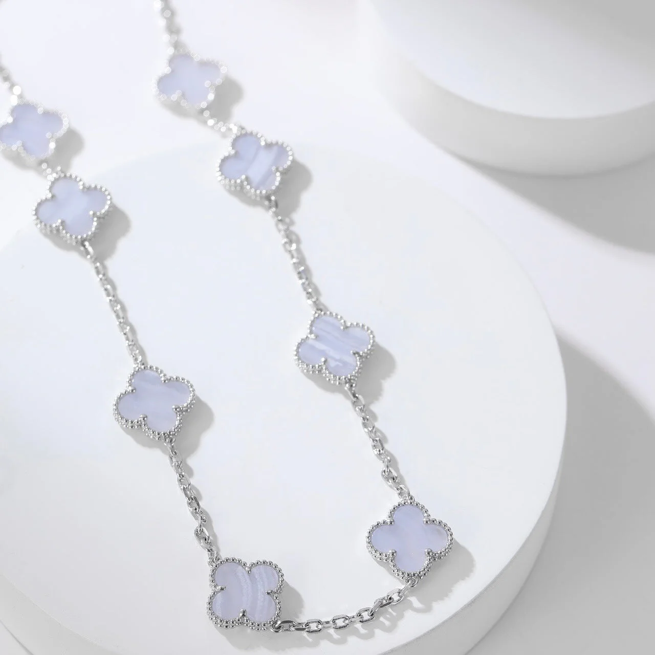 [Van Cleef & Arpels] 10 MOTIFS PURPLE CHALCEDONY NECKLACE