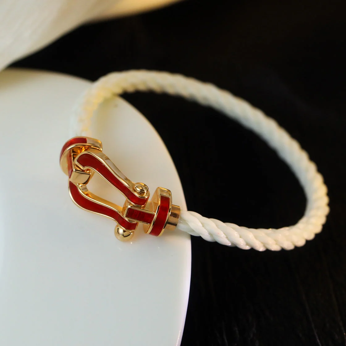 [Fred]FORCE 10 WHITE TEXTILE DIAMOND PAVED