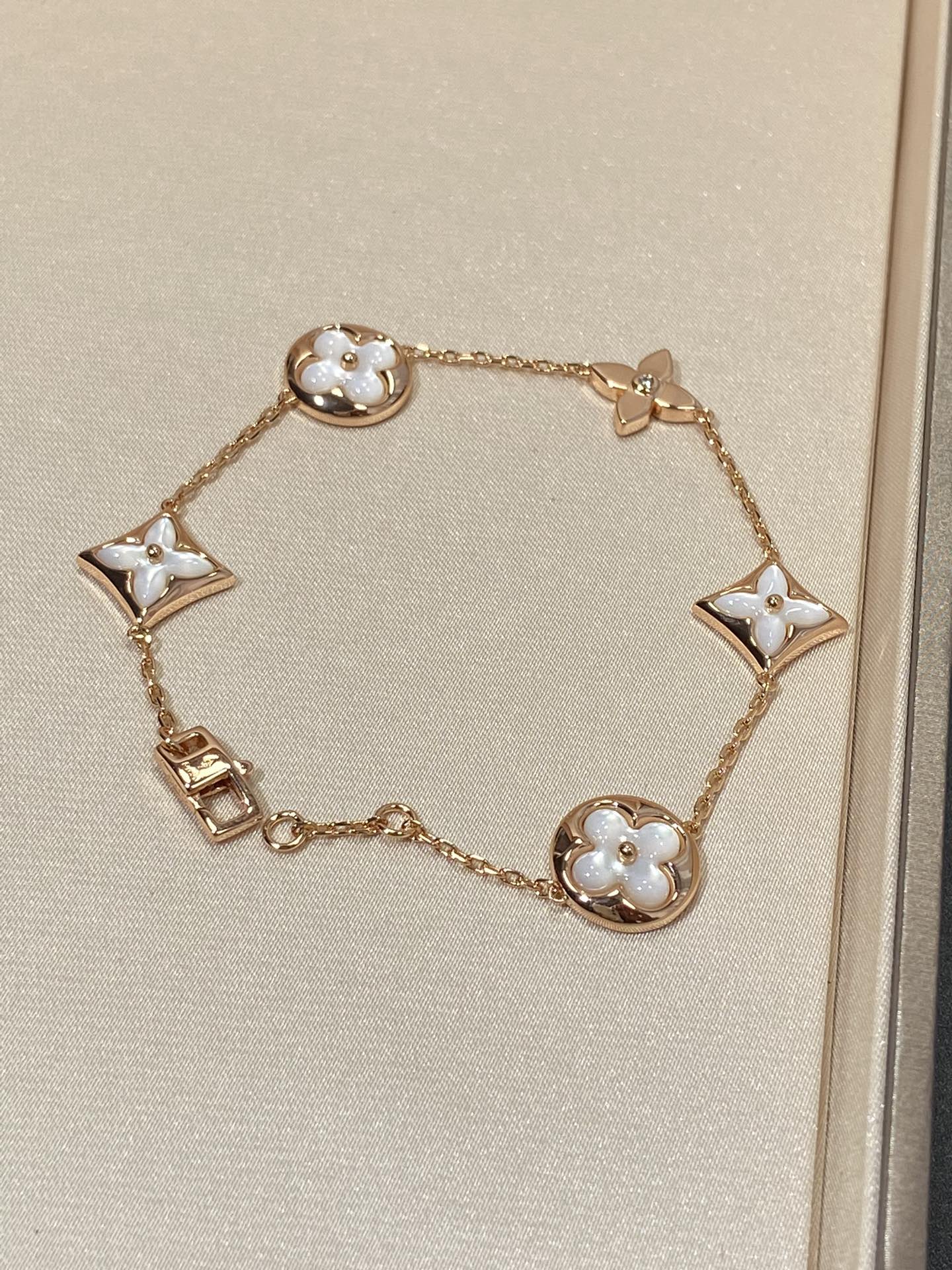 [Louis vuitton]STAR AND SUN 5 MOTIF MOP PINK GOLD BRACELET