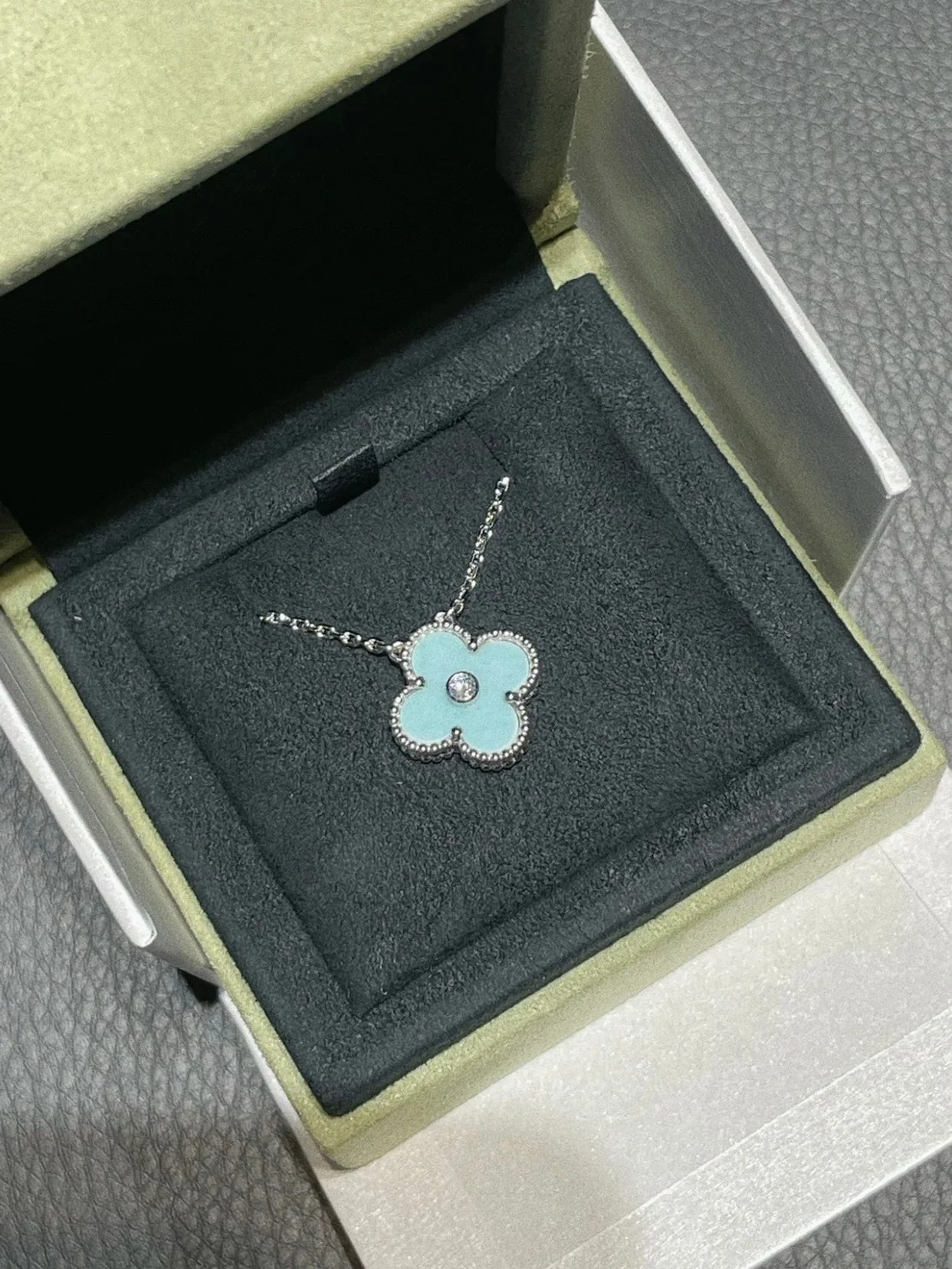 [Van Cleef & Arpels] 1 DIAMOND LIGHT BLUE SILVER NECKLACE