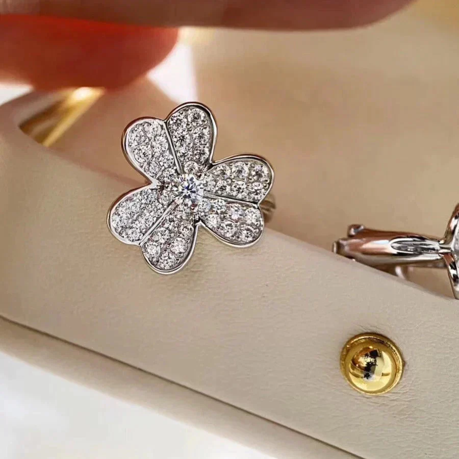 [Van Cleef & Arpels] COMOS DIAMOND EARRINGS SILVER