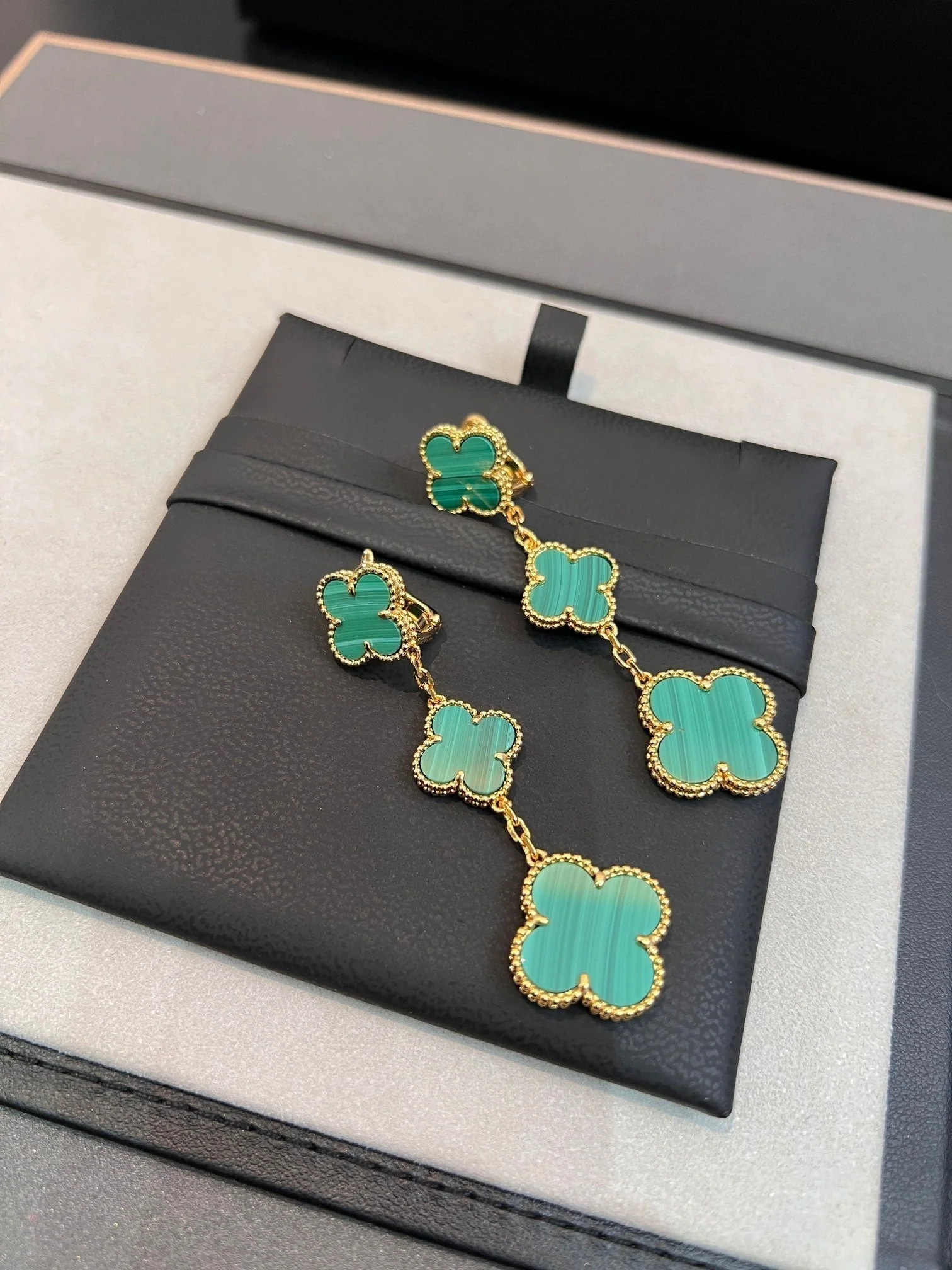 [Van Cleef & Arpels] MALACHITE 3 MOTIFS GOLD