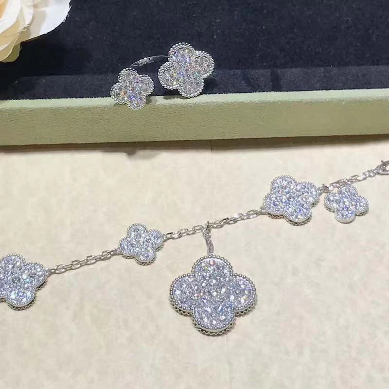 [Van Cleef & Arpels] 6 MOTIFS SILVER DIAMOND BRACELET