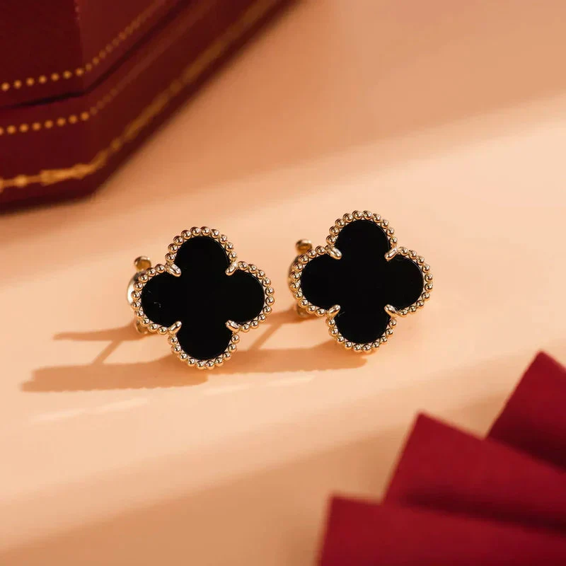 [Van Cleef & Arpels] MEDIUM 1 MOTIFS  ONYX STUD EARRINGS