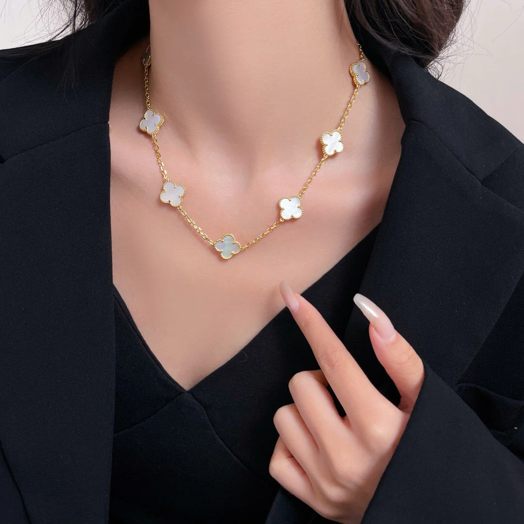 [Van Cleef & Arpels] 10 MOTIFS WHITE MOTHER OF PEARL NECKLACE