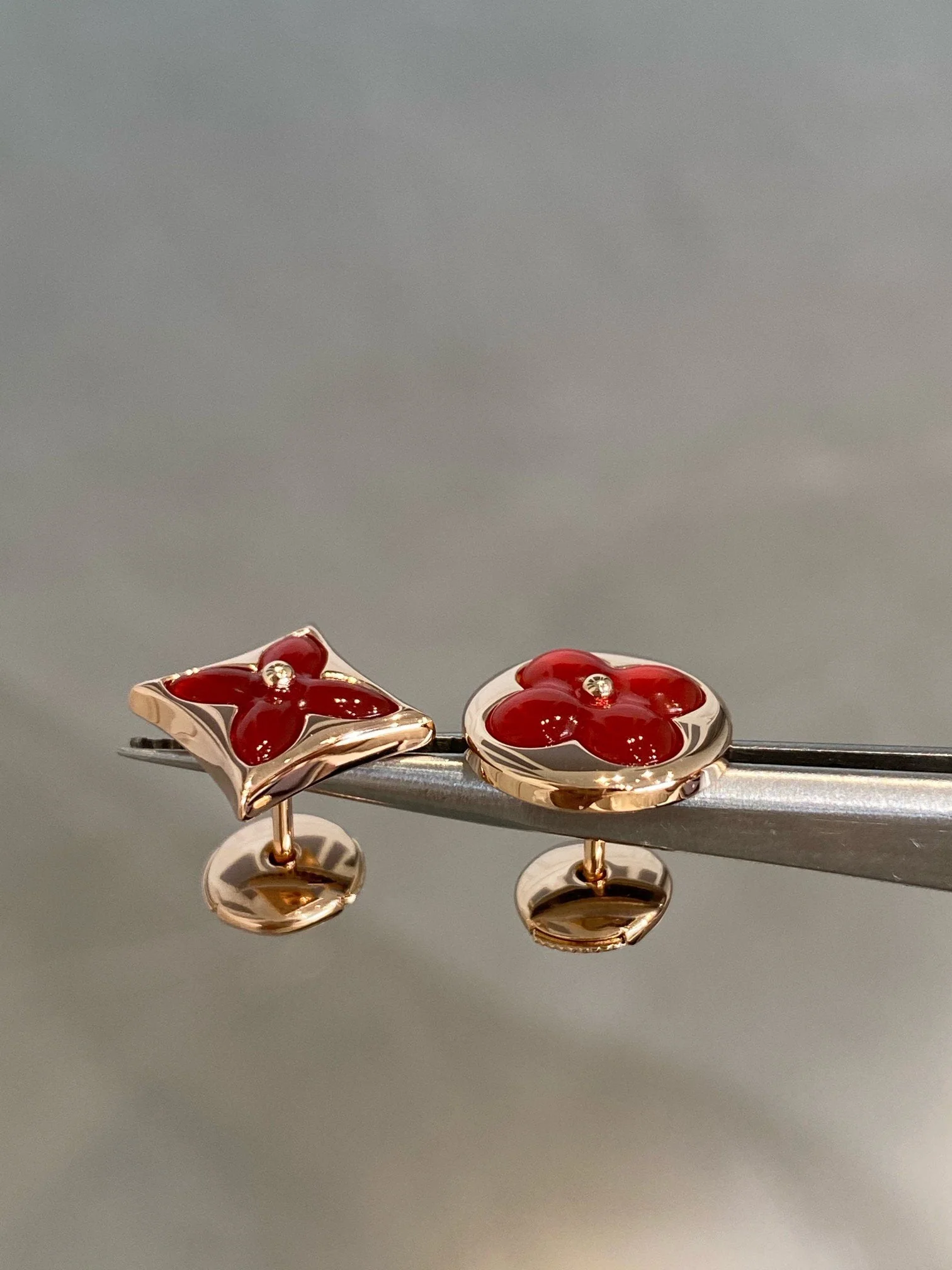 [Louis vuitton]STAR AND SUN PINK GOLD CARNELIAN STUD EARRINGS