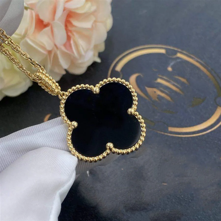 [Van Cleef & Arpels] 25MM GOLD ONYX BIG CLOVER NECKLACE
