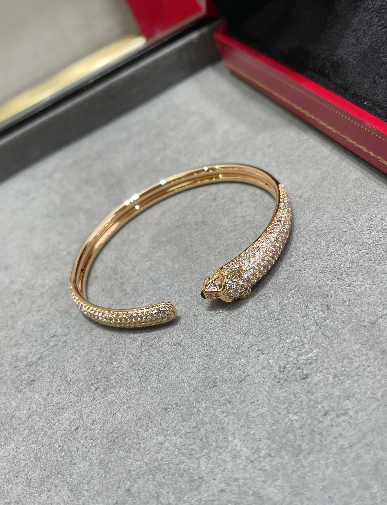 [Cartier]PANTHERE FULL DIAMOND OPEN BRACELET