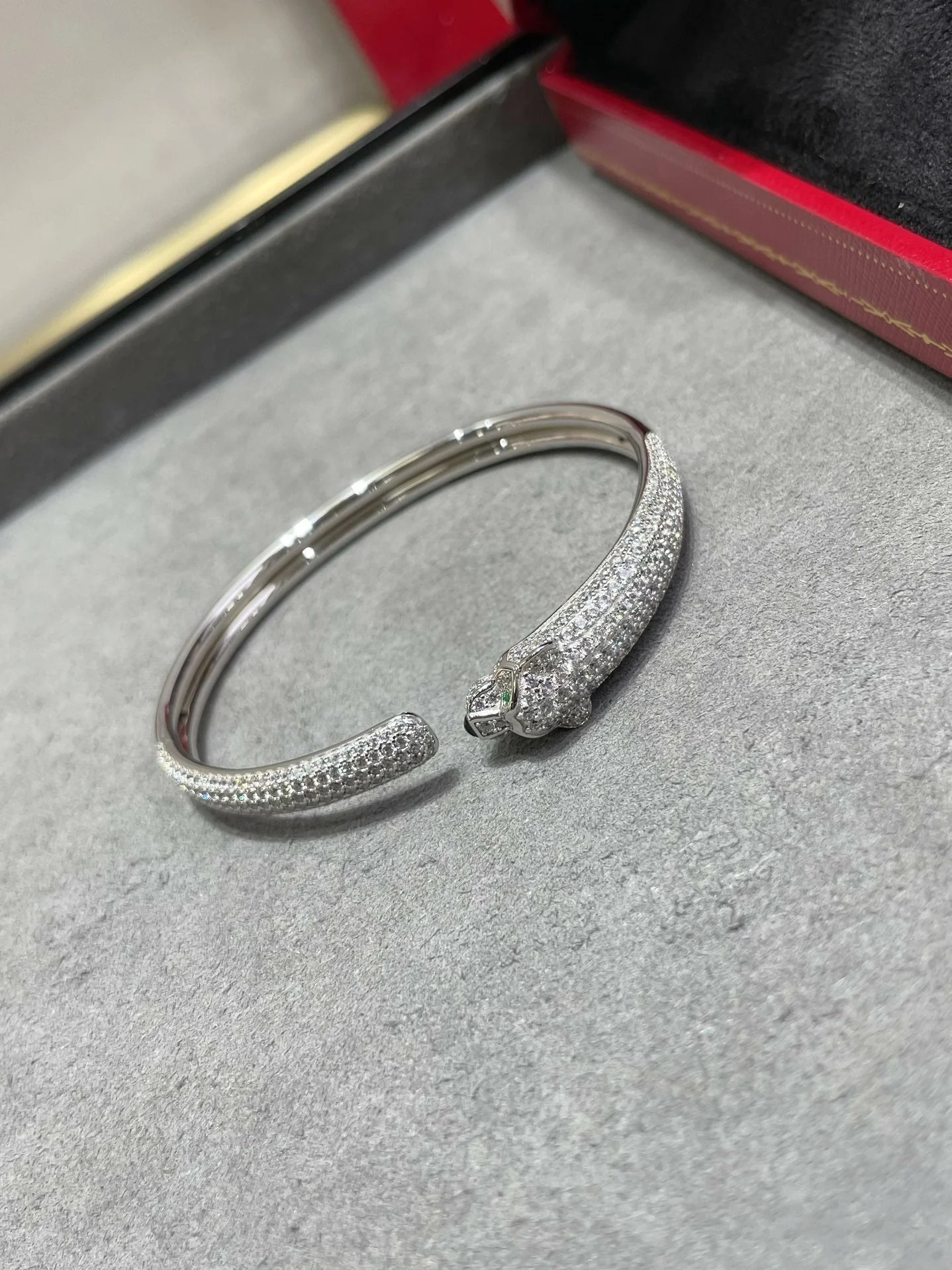 [Cartier]PANTHERE FULL DIAMOND OPEN BRACELET