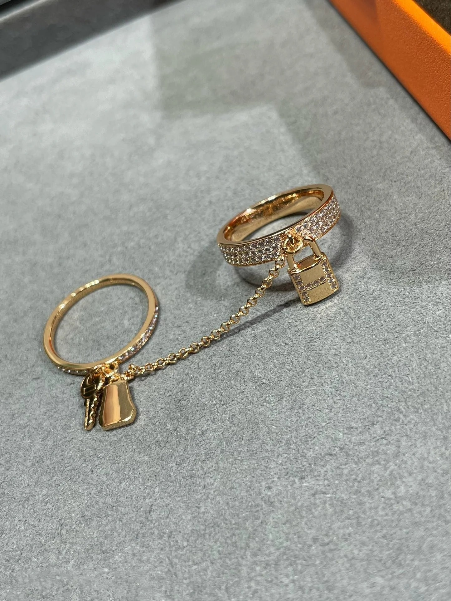 [Hermes]HM KELLY CLOCHETTE DOUBLE RING IN ROSE GOLD WITH DIAMONDS