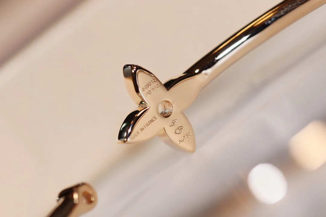 [Louis vuitton]IDYLLE GOLD OPEN BRACELET DIAMOND PAVED