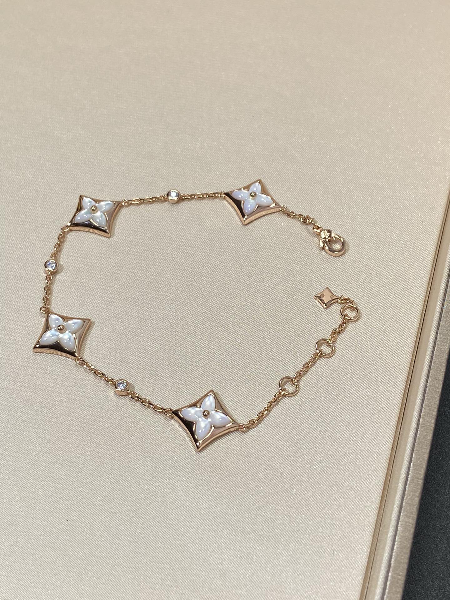 [Louis vuitton]STAR 4 MOTIF MOP DIAMOND PINK GOLD BRACELET